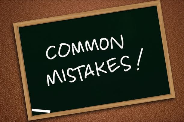 Chalkboard sign reading 'Common Mistakes!'